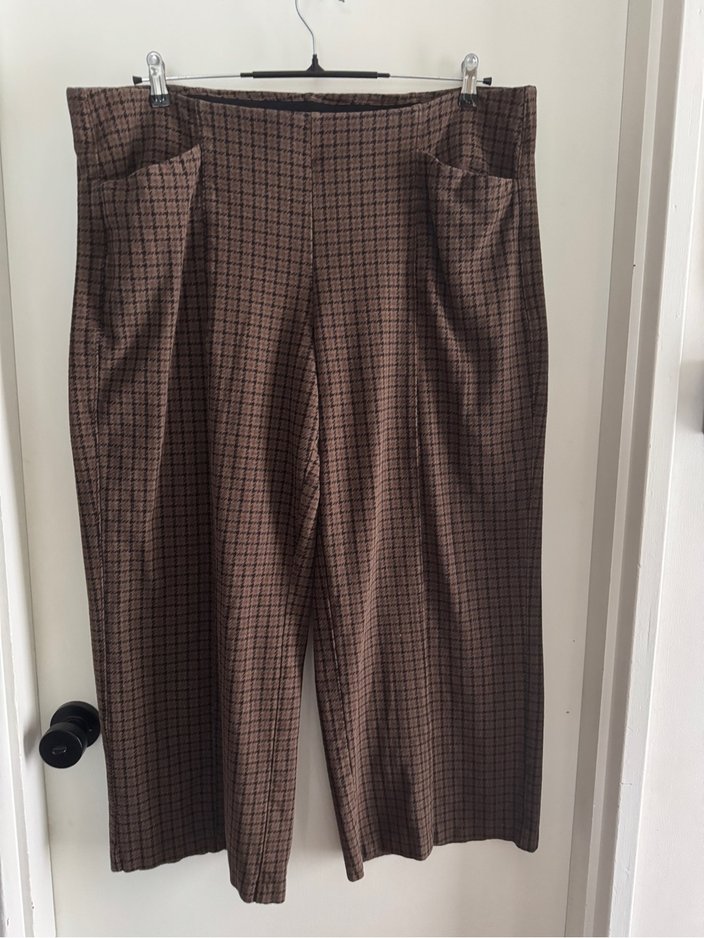 Old Navy Brown Plaid Pixie wide-leg pant - 2x